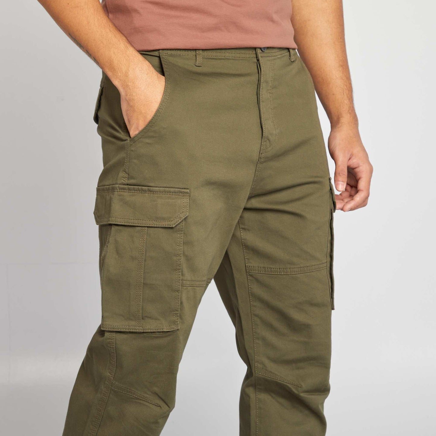 Pantalón multibolsillos de dobby KAKI