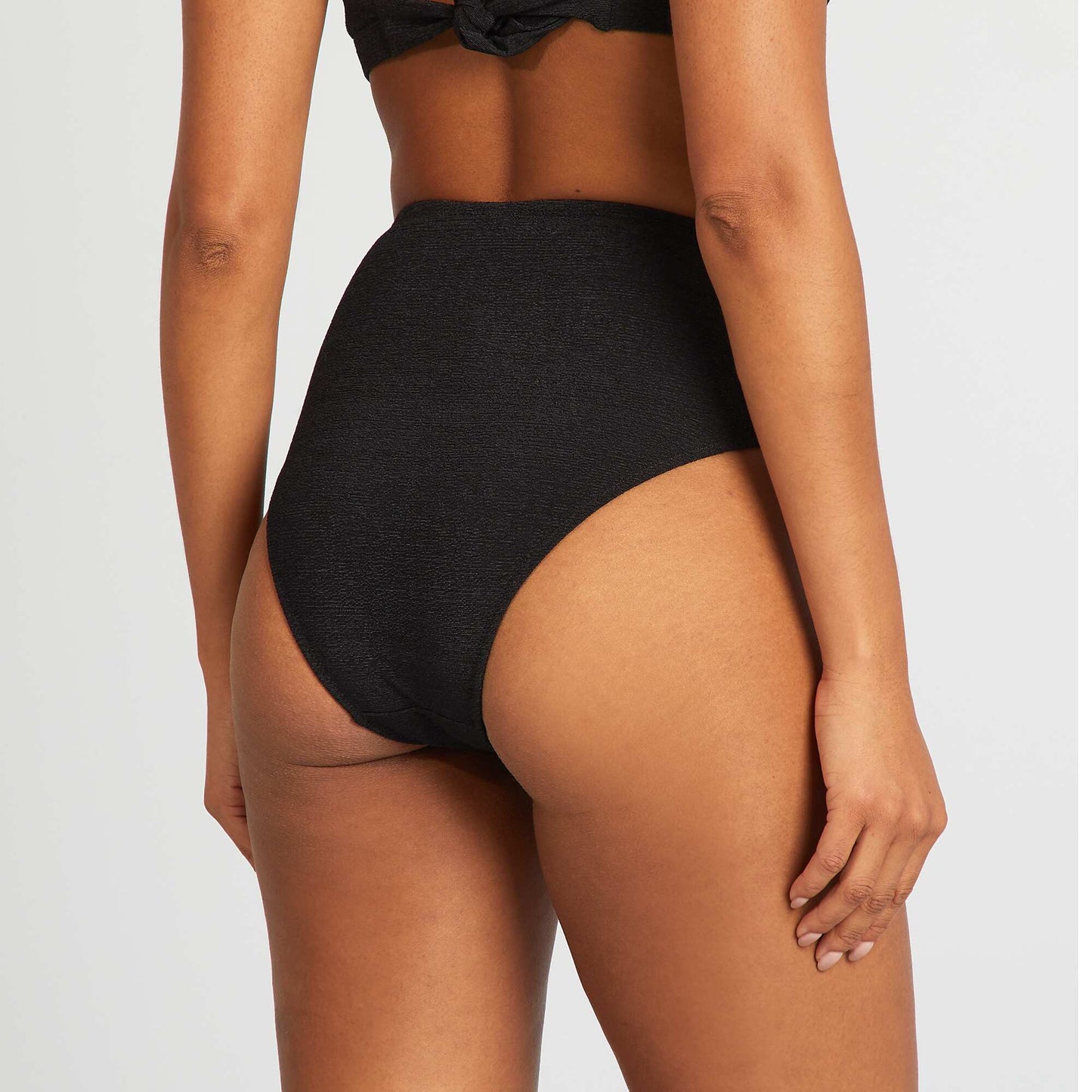 Braguita de bikini alta NEGRO