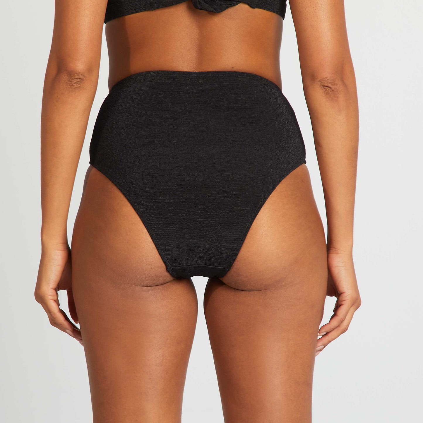 Braguita de bikini alta NEGRO