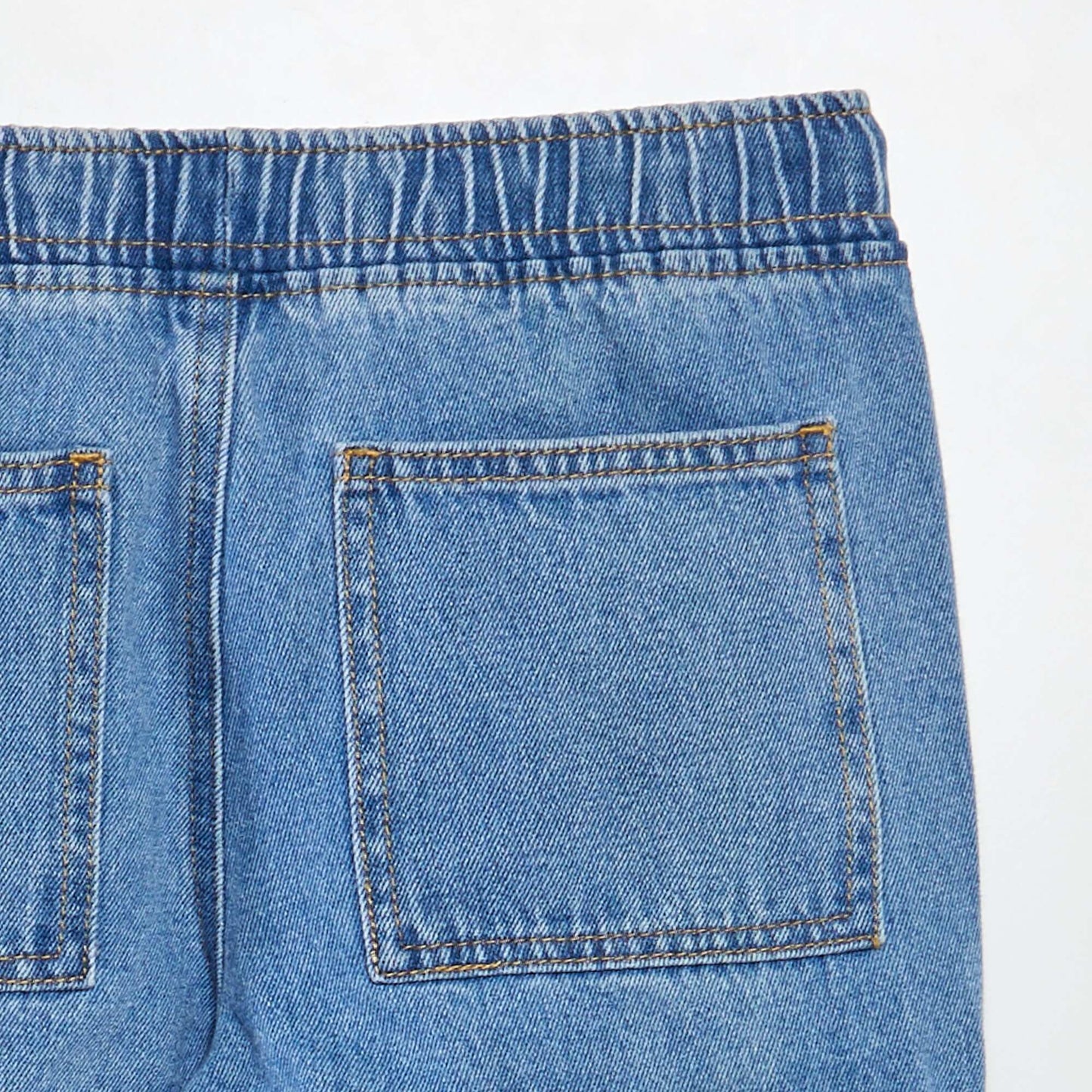 Pantalón jean con bolsillos AZUL