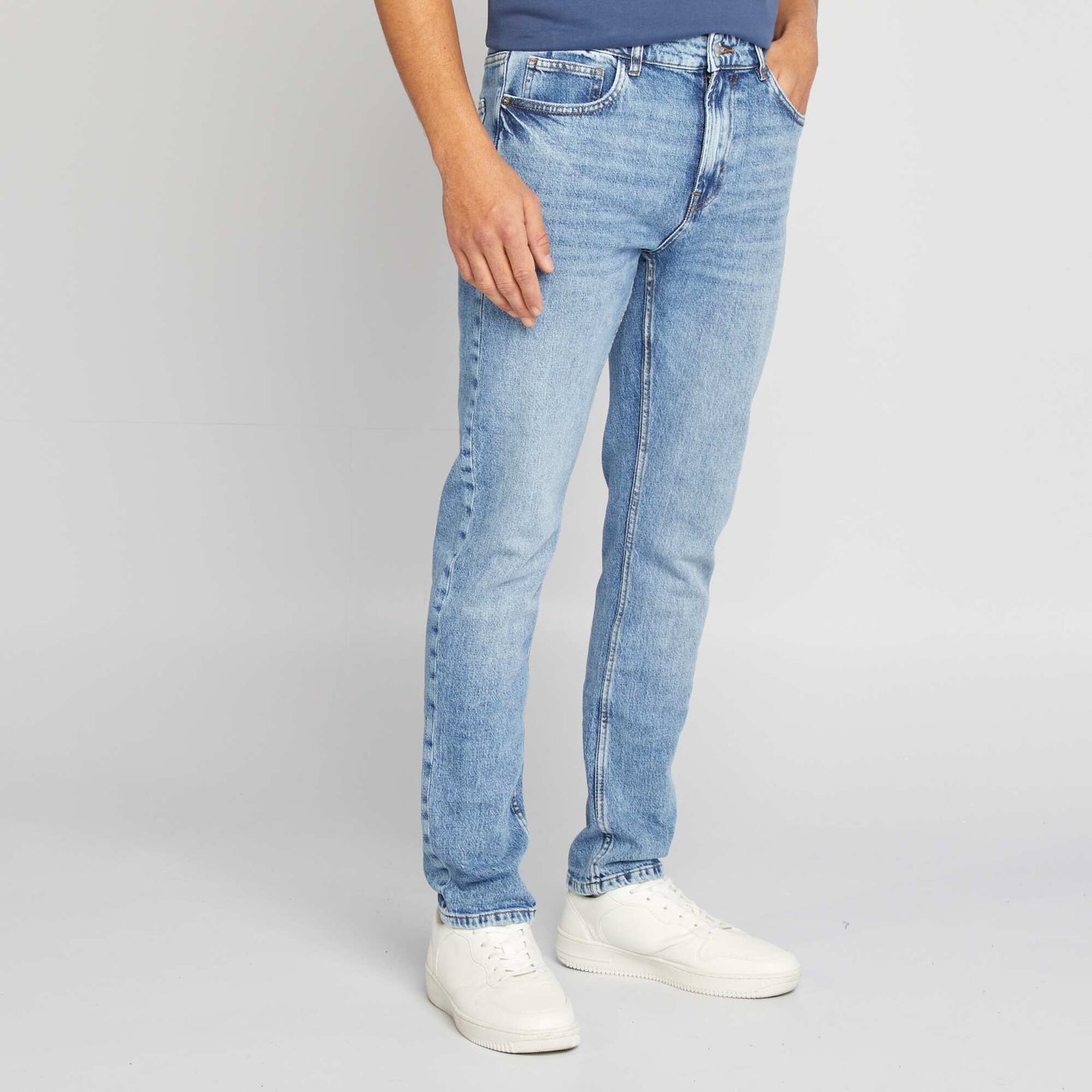 Jean de corte ajustado/slim fit AZUL