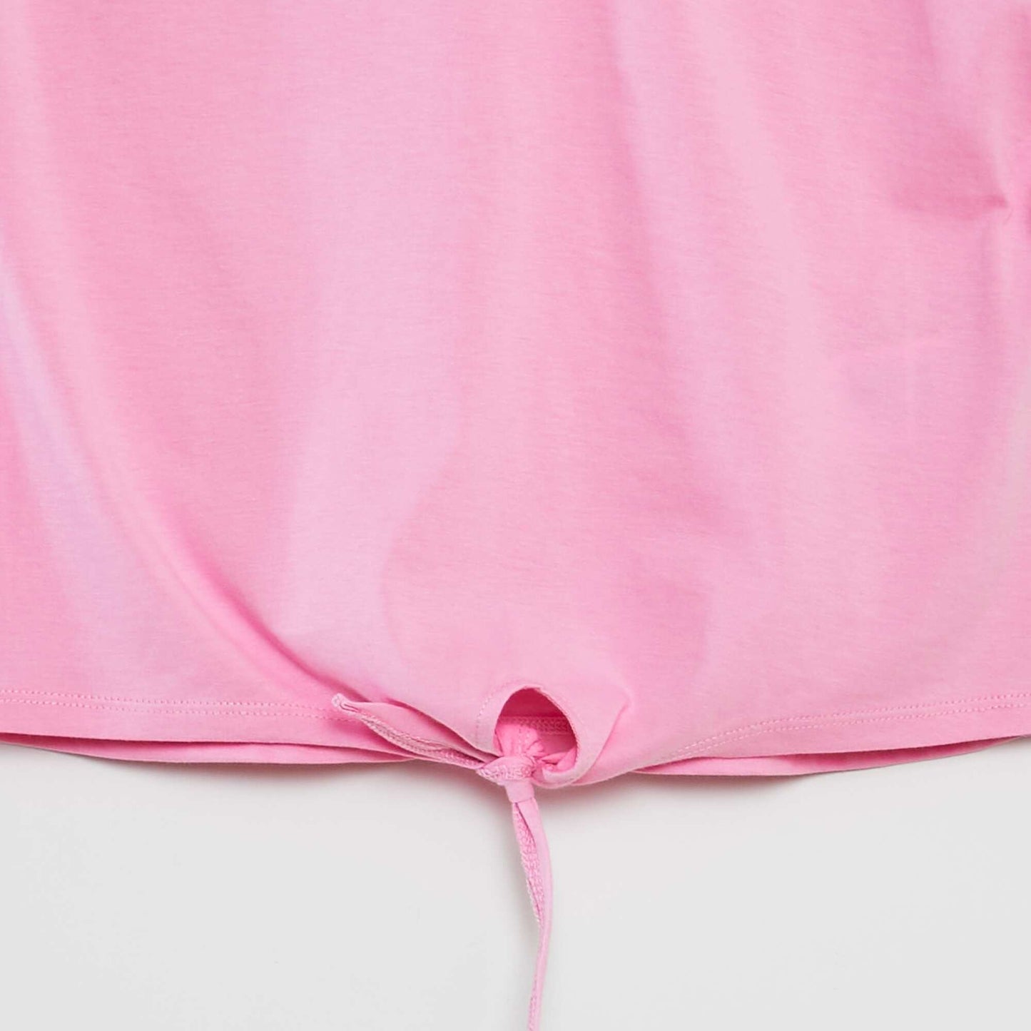 Camiseta de manga corta anudable en el bajo ROSA