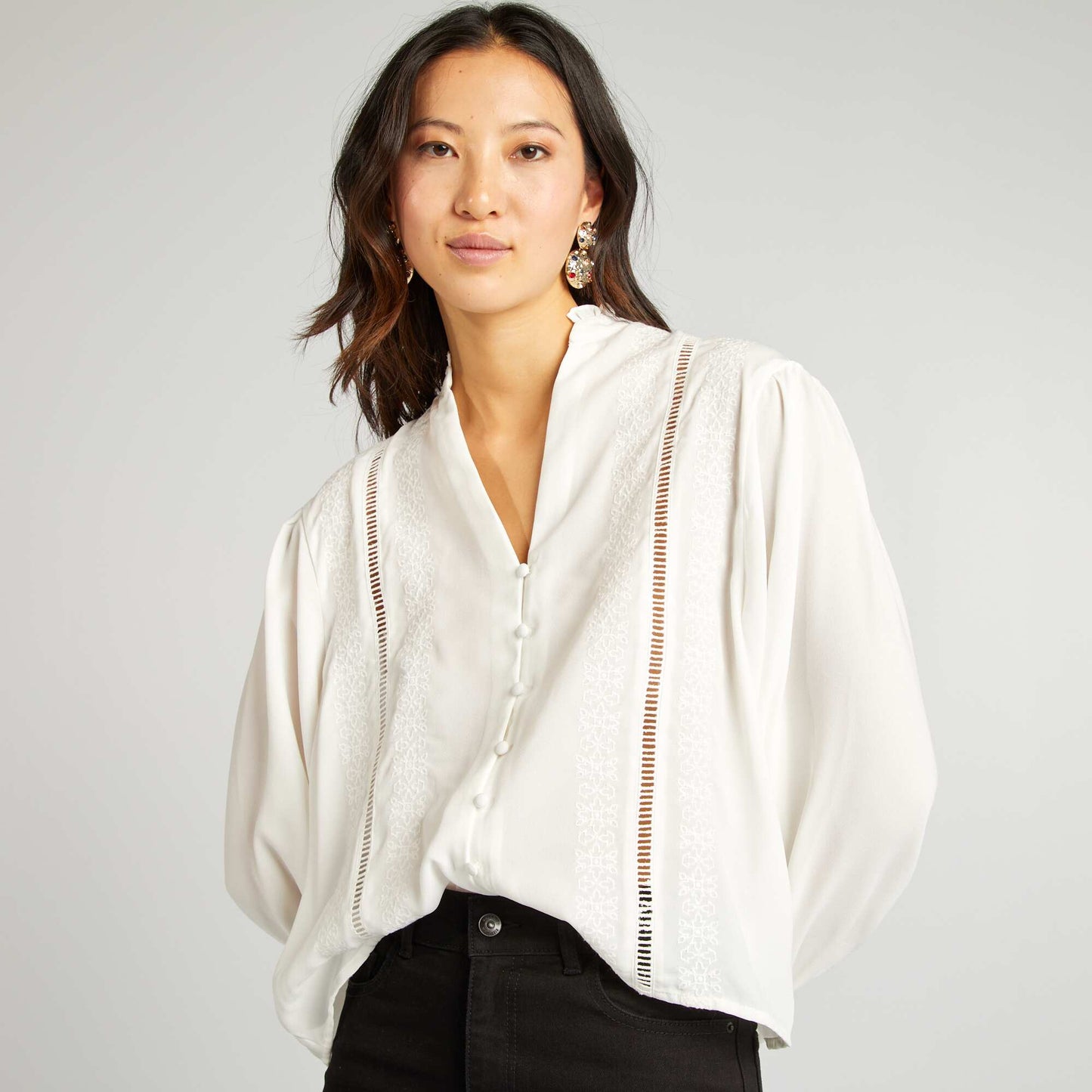 Blusa vaporosa con bordado de volantes y punto calado BLANCO