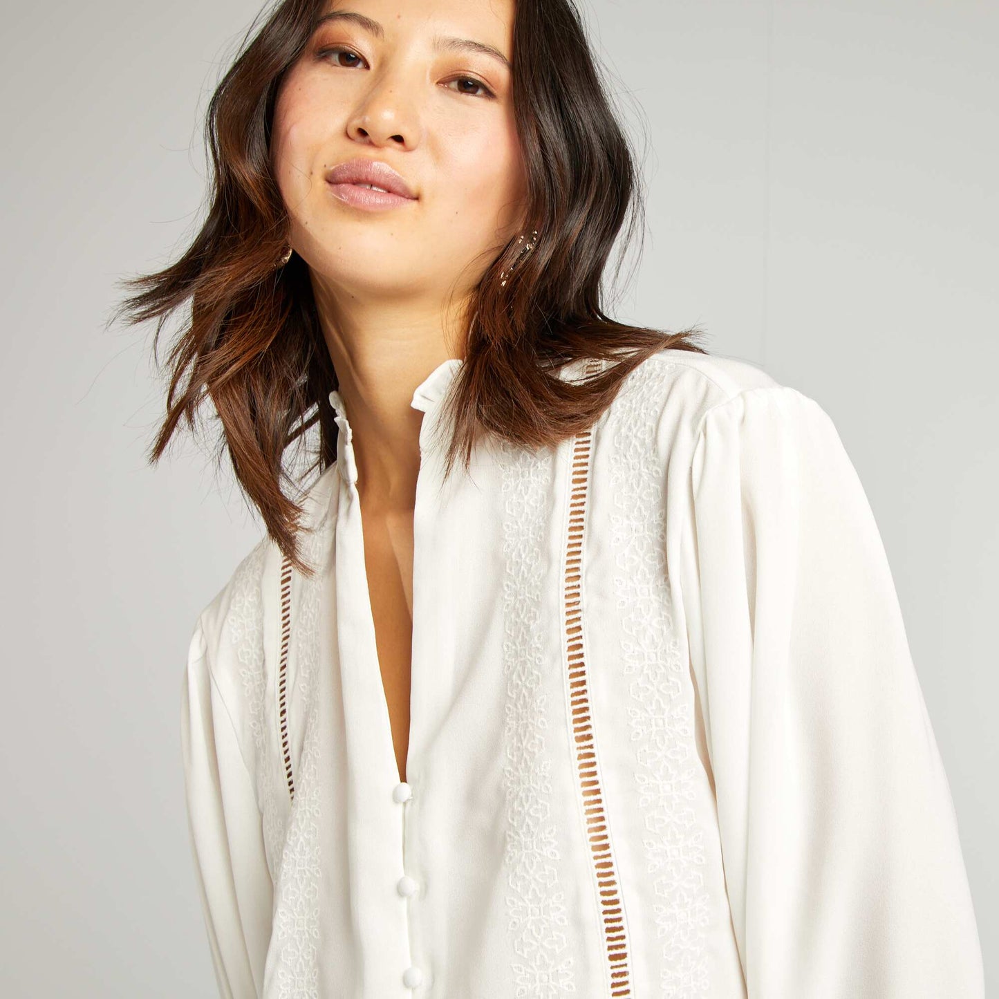 Blusa vaporosa con bordado de volantes y punto calado BLANCO