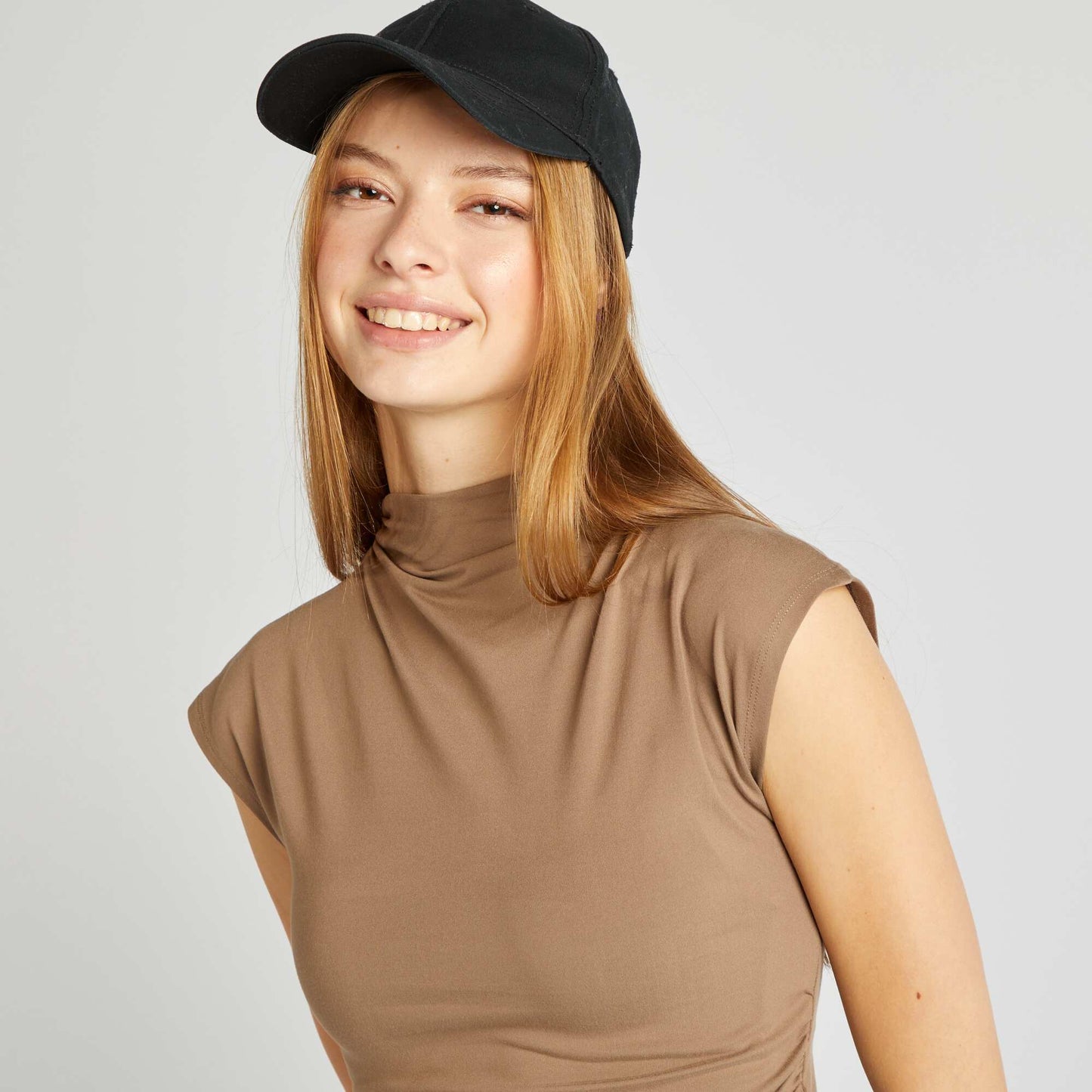 Camiseta fruncida en los laterales GRIS
