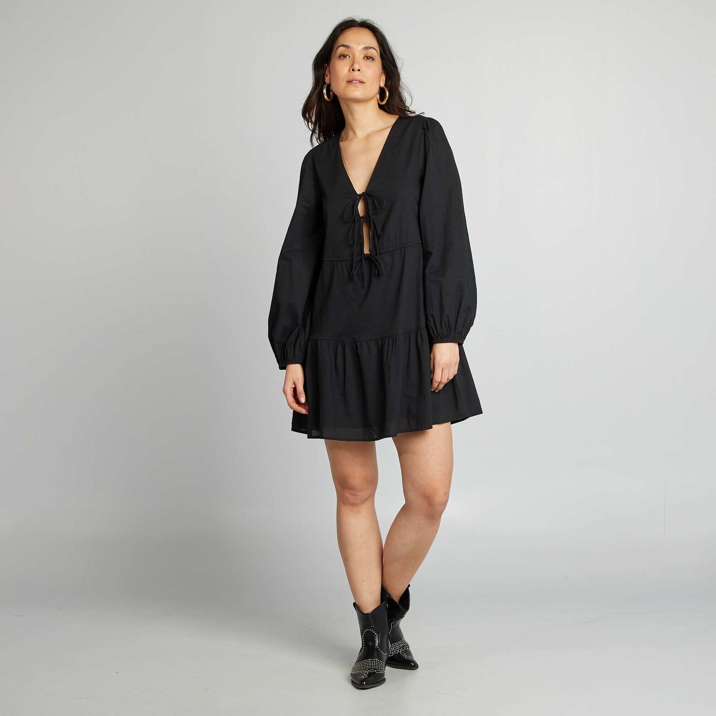 Vestido con lacitos de popelina con cuello de pico NEGRO