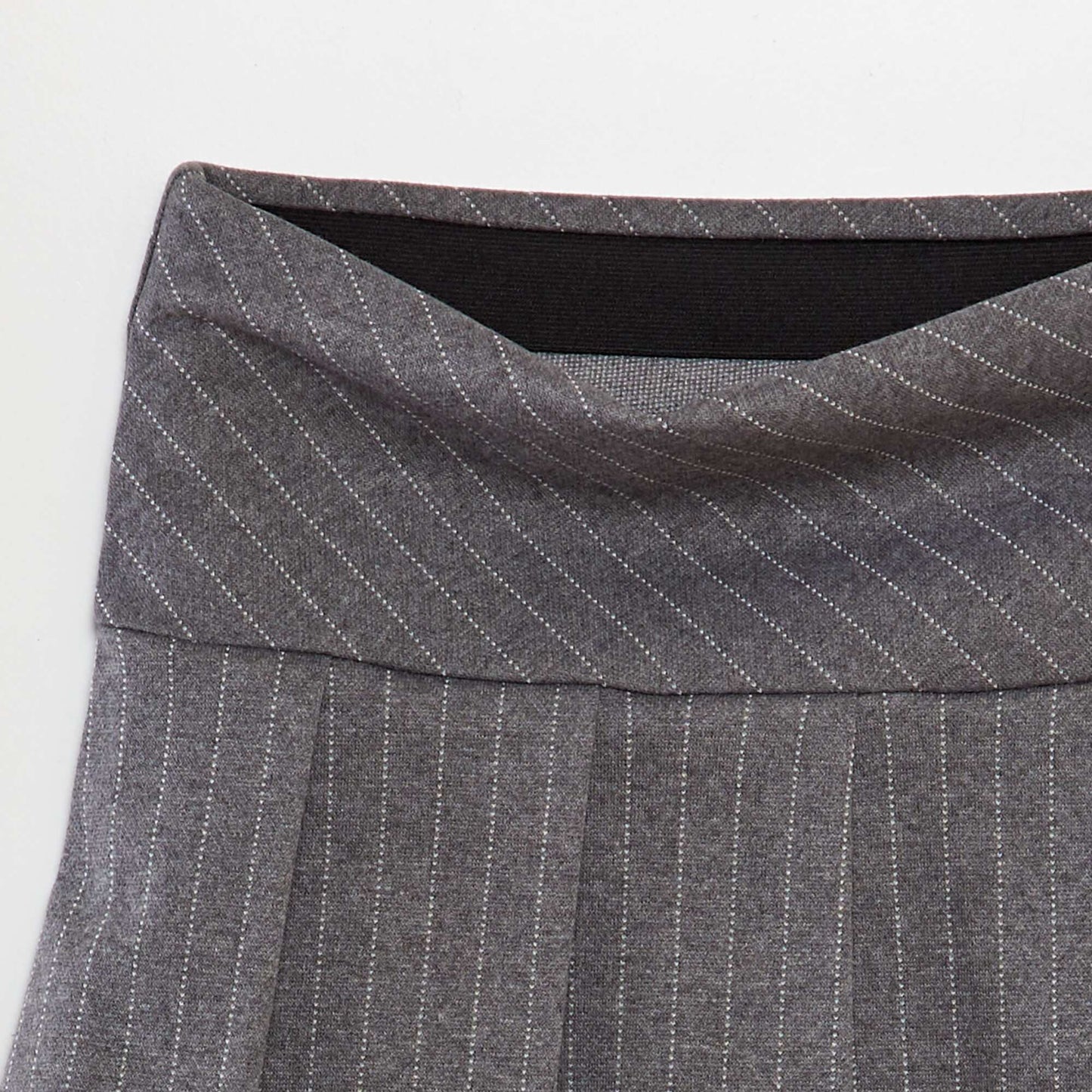 Falda estilo tennis de rayas GRIS