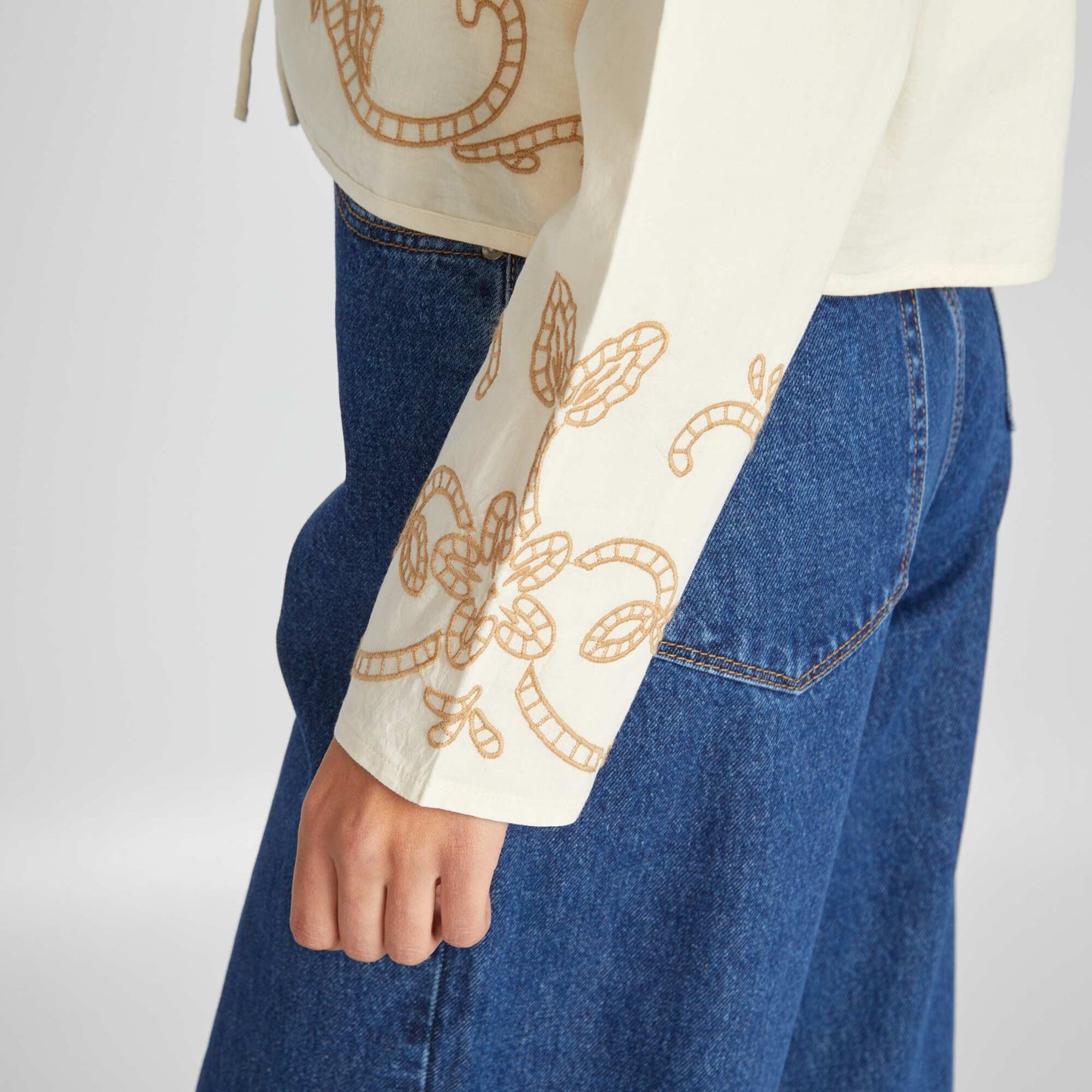 Chaqueta tipo kimono bordada BLANCO