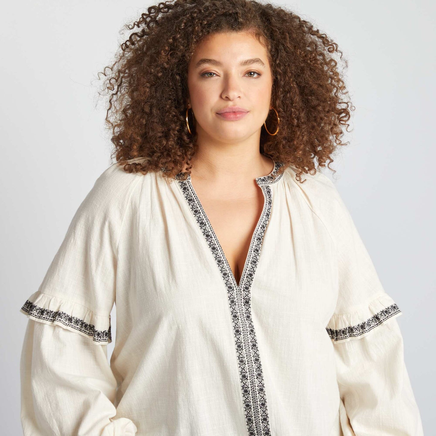 Blusa de gasa de algodón con motivos bordados BEIGE