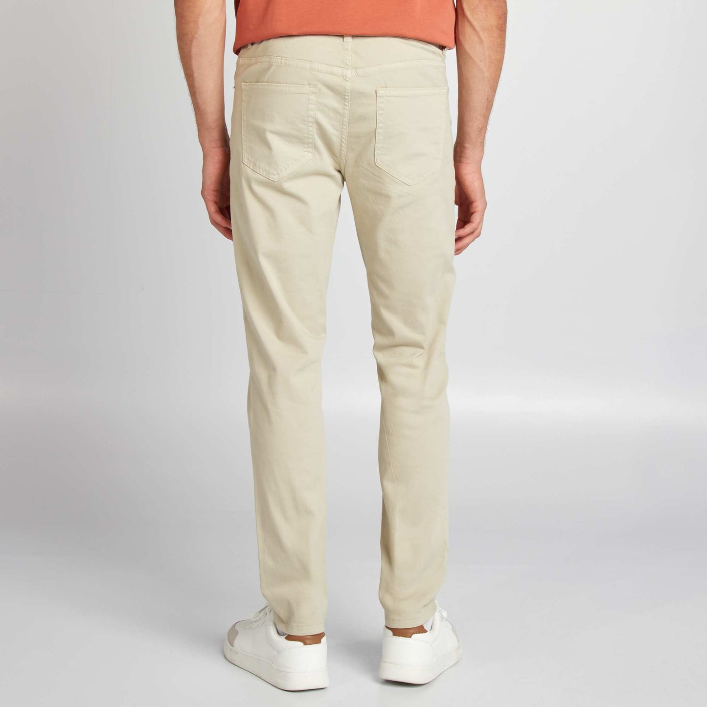 Pantalón chino slim con 5 bolsillos - L32 GRIS