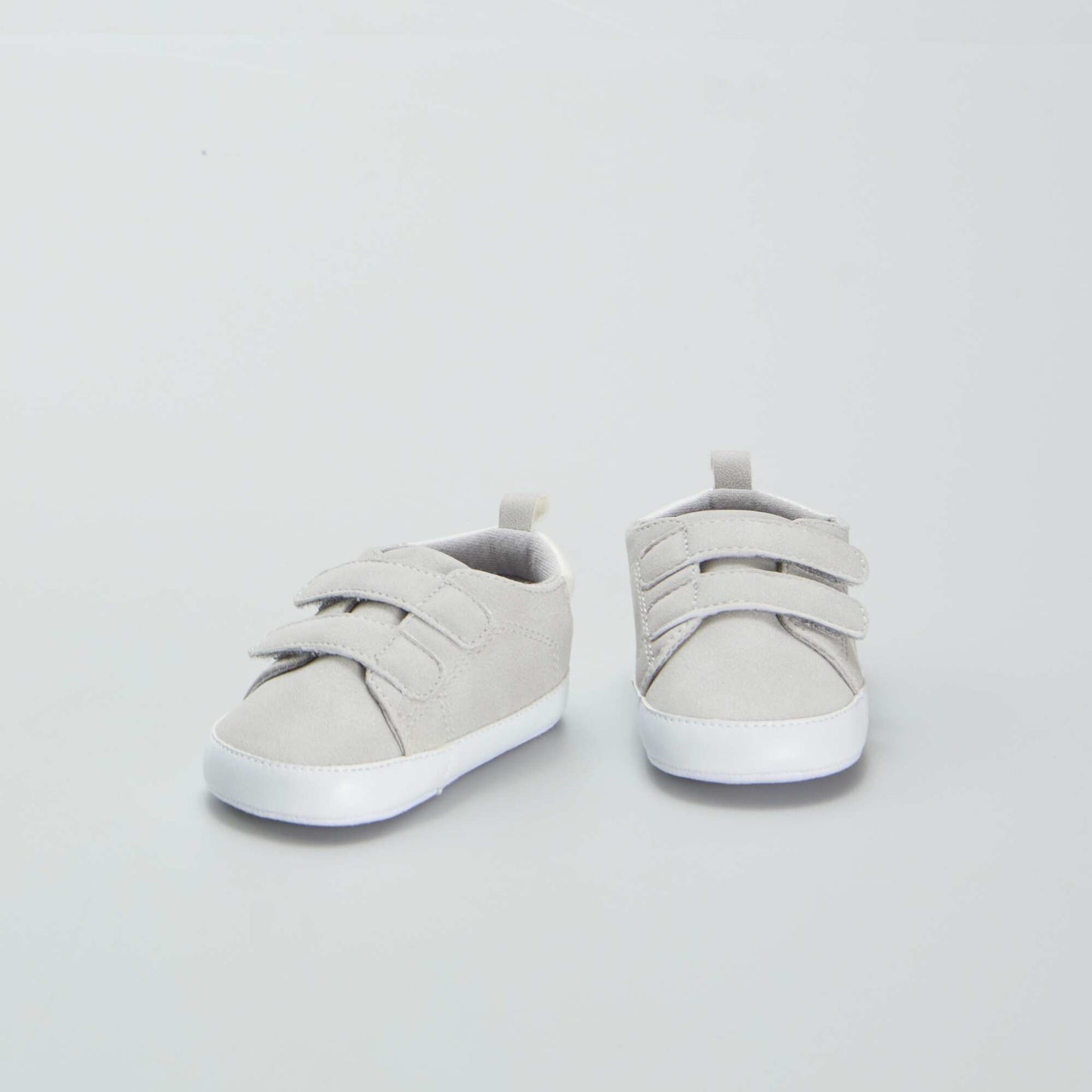 Zapatillas bicolor con velcro GRIS