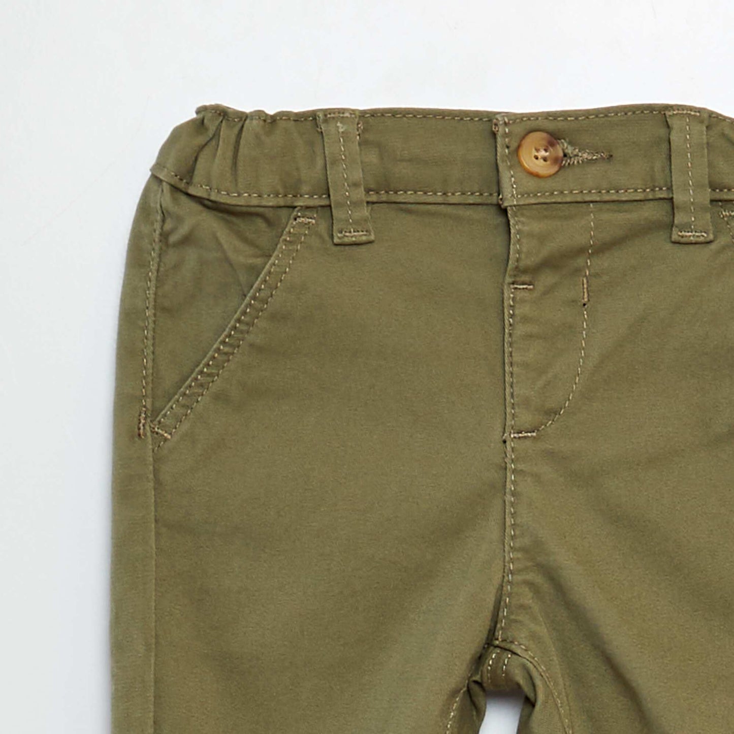 Pantalón chino liso VERDE