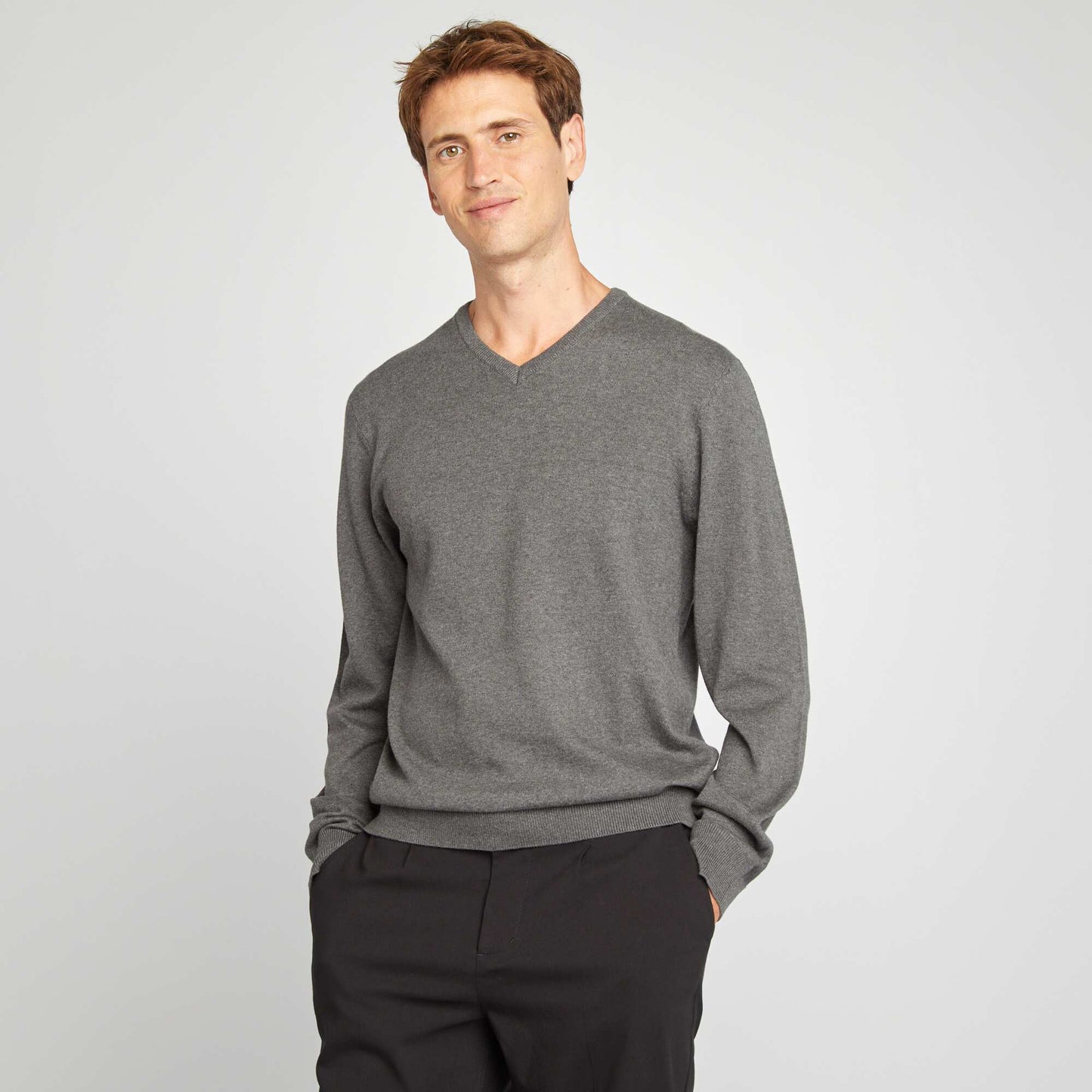 Sweater básico de punto liso GRIS