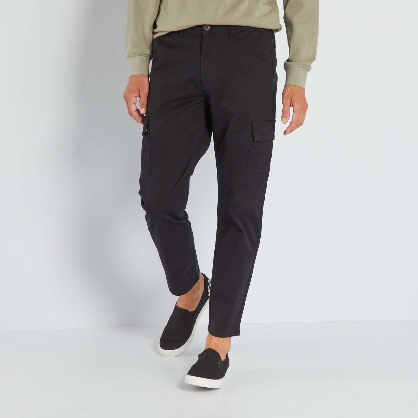 Pantalon con bolsillos negro