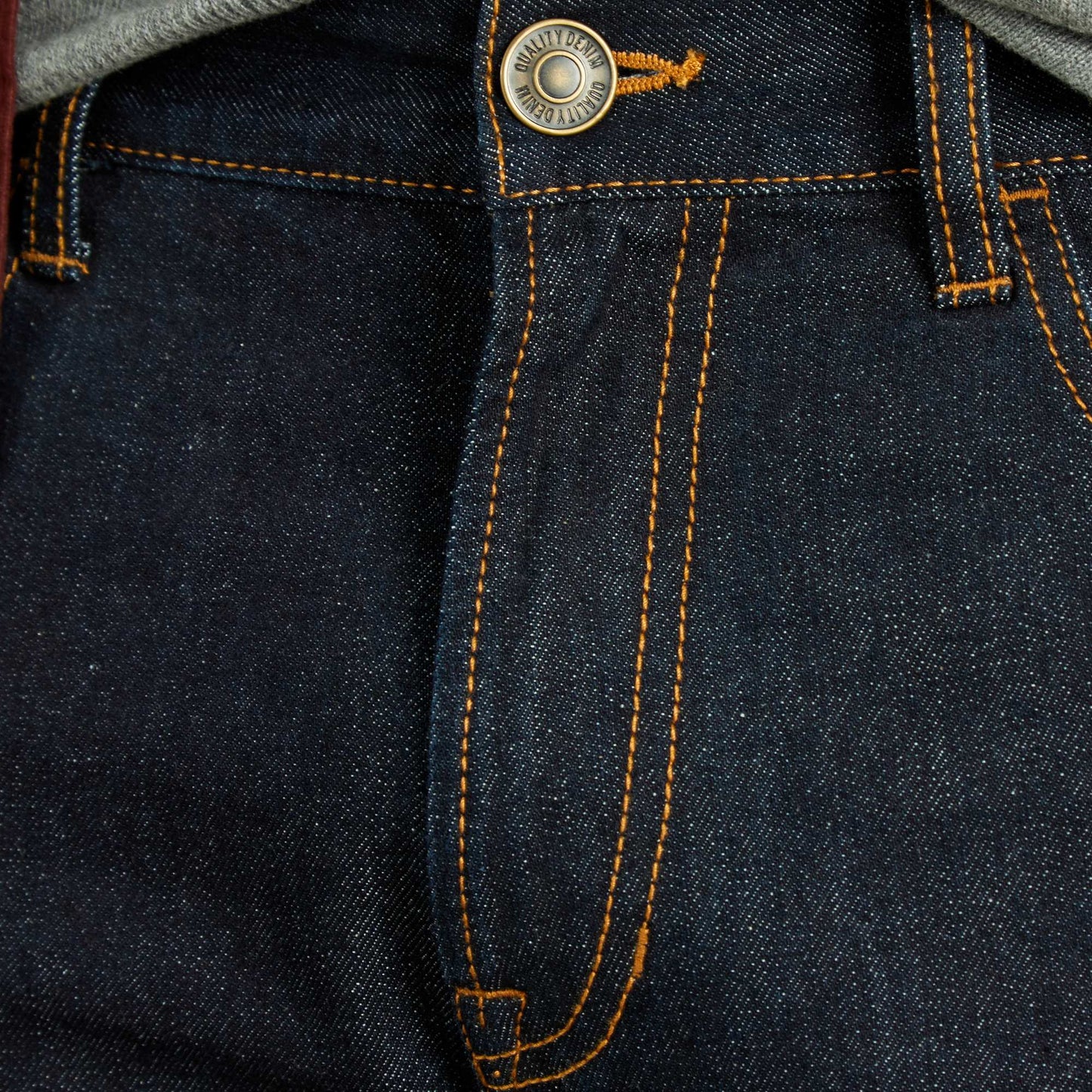 Jean regular oscuro brut