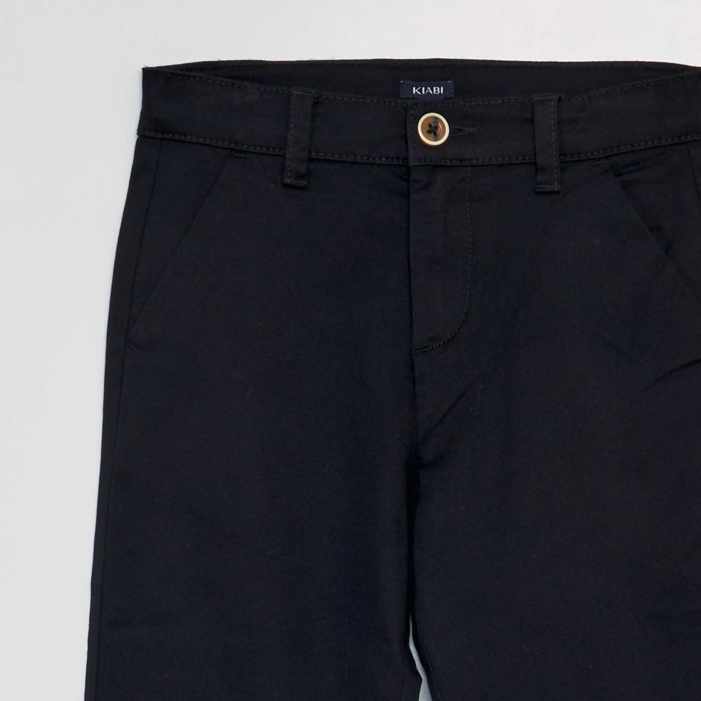 Pantalón chino NEGRO