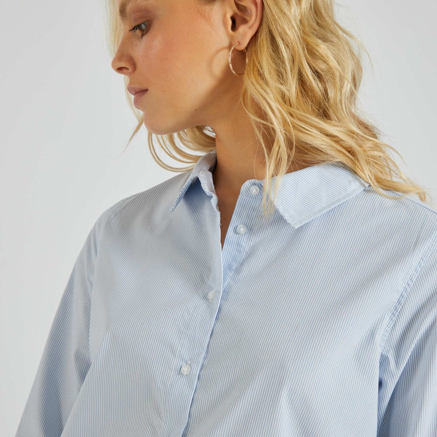 Camisa ajustada con cuello italiano AZUL