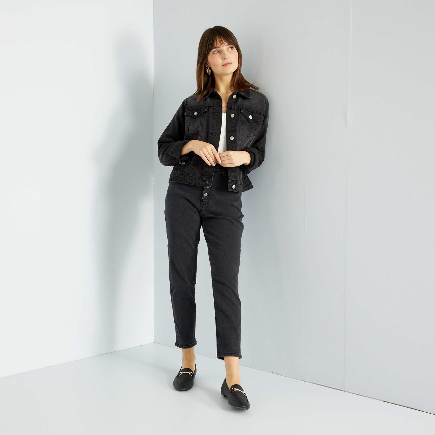 Pantalon mom con talle muy alto - L30 NEGRO