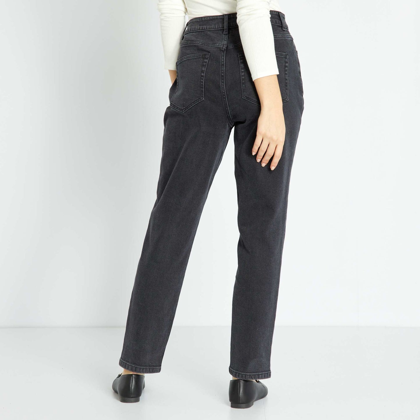 Pantalon mom con talle muy alto - L30 NEGRO