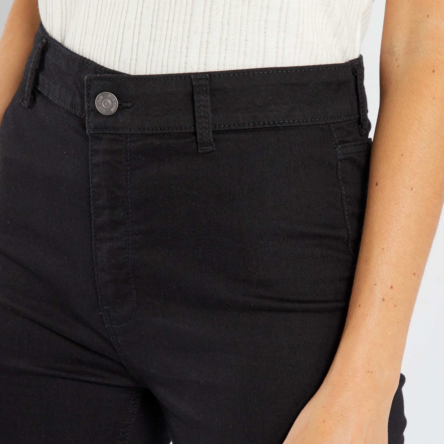 Corte muy entallado/jeans skinny fit negro