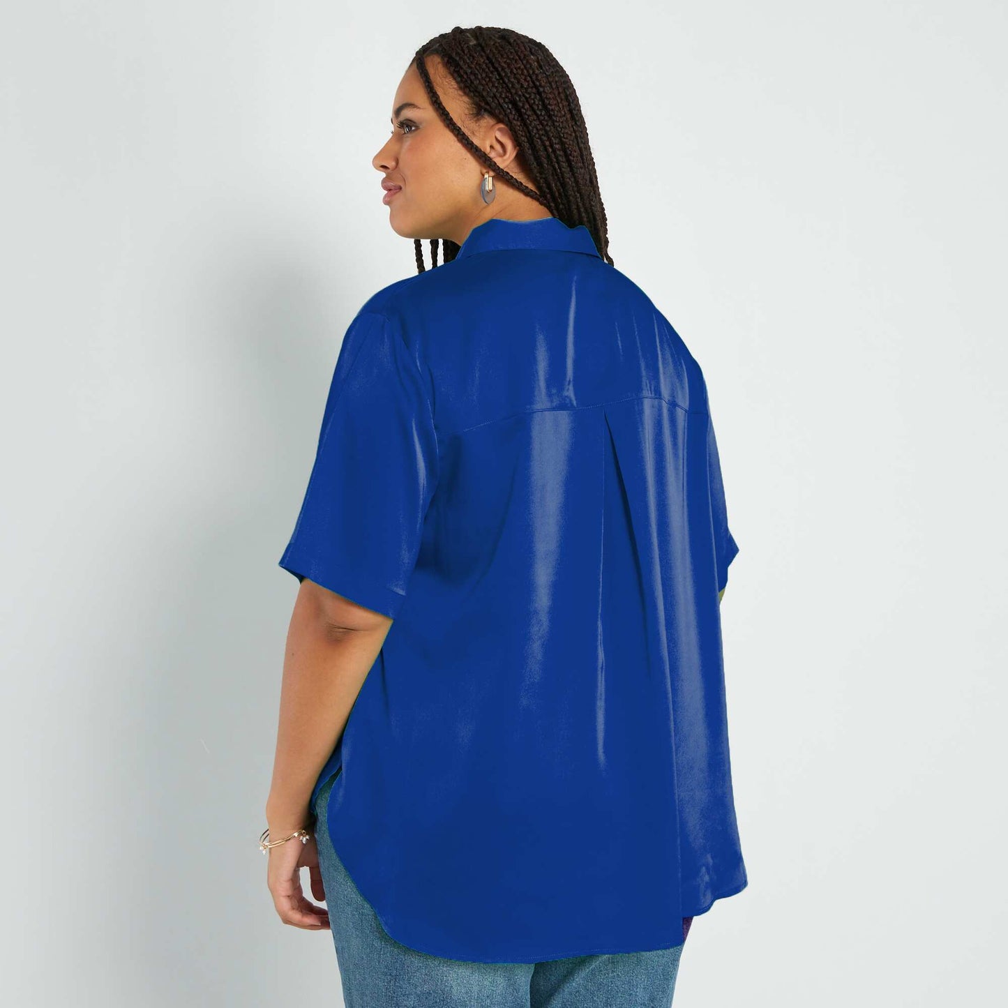 Blusa satinada con cuello italiano AZUL