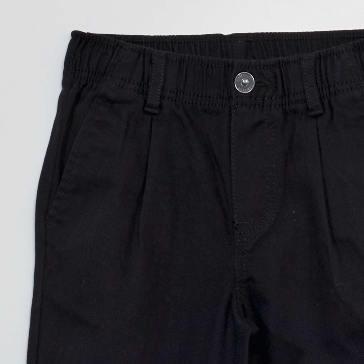 Pantalón chino de tejido elástico negro