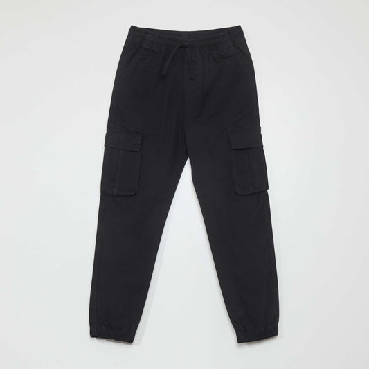 Pantalón con múltiples bolsillos negro