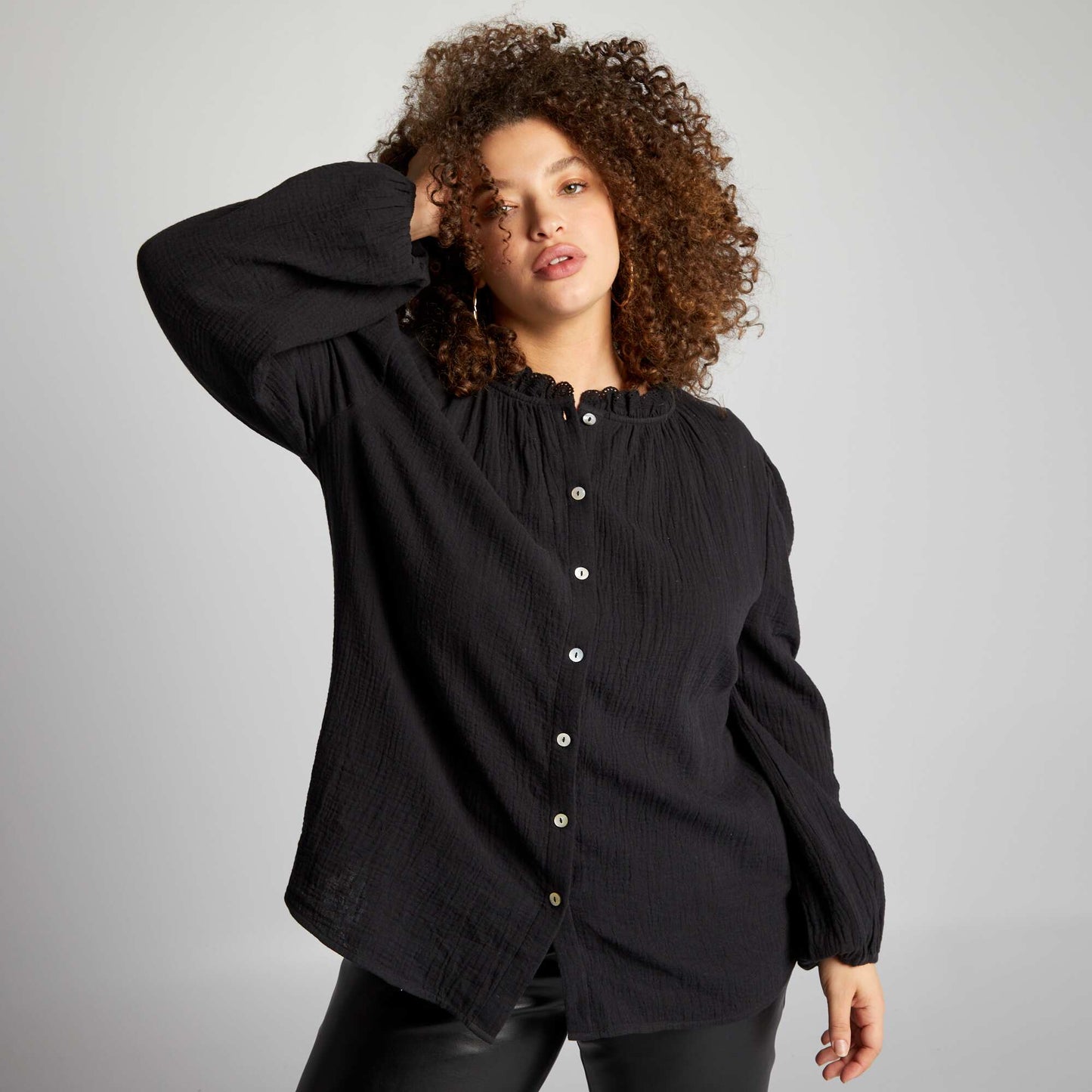 Blusa de gasa de algodón negro