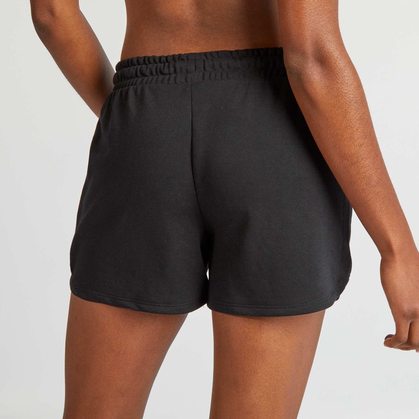 Short de deporte negro