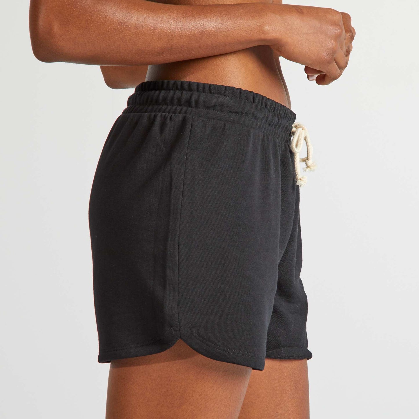 Short de deporte negro