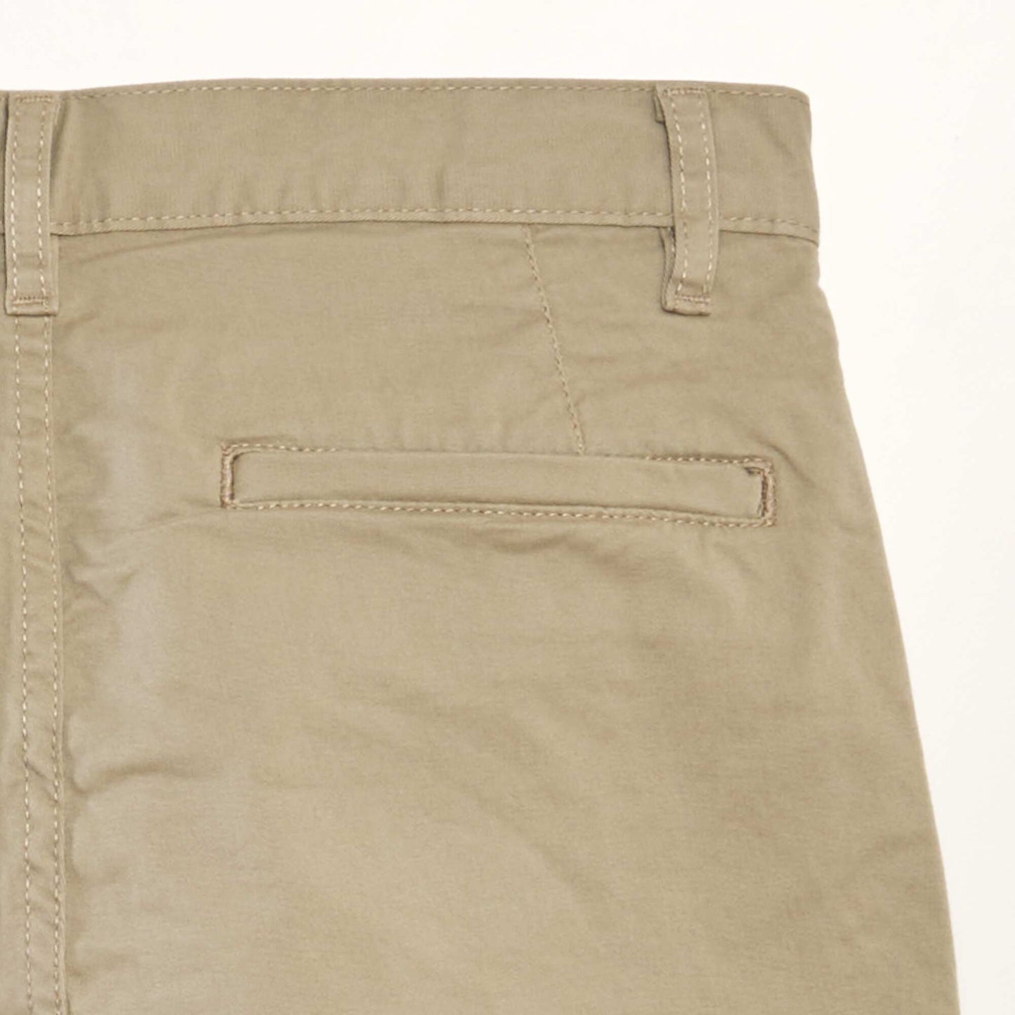 Bermudas lisas tipo chino BEIGE