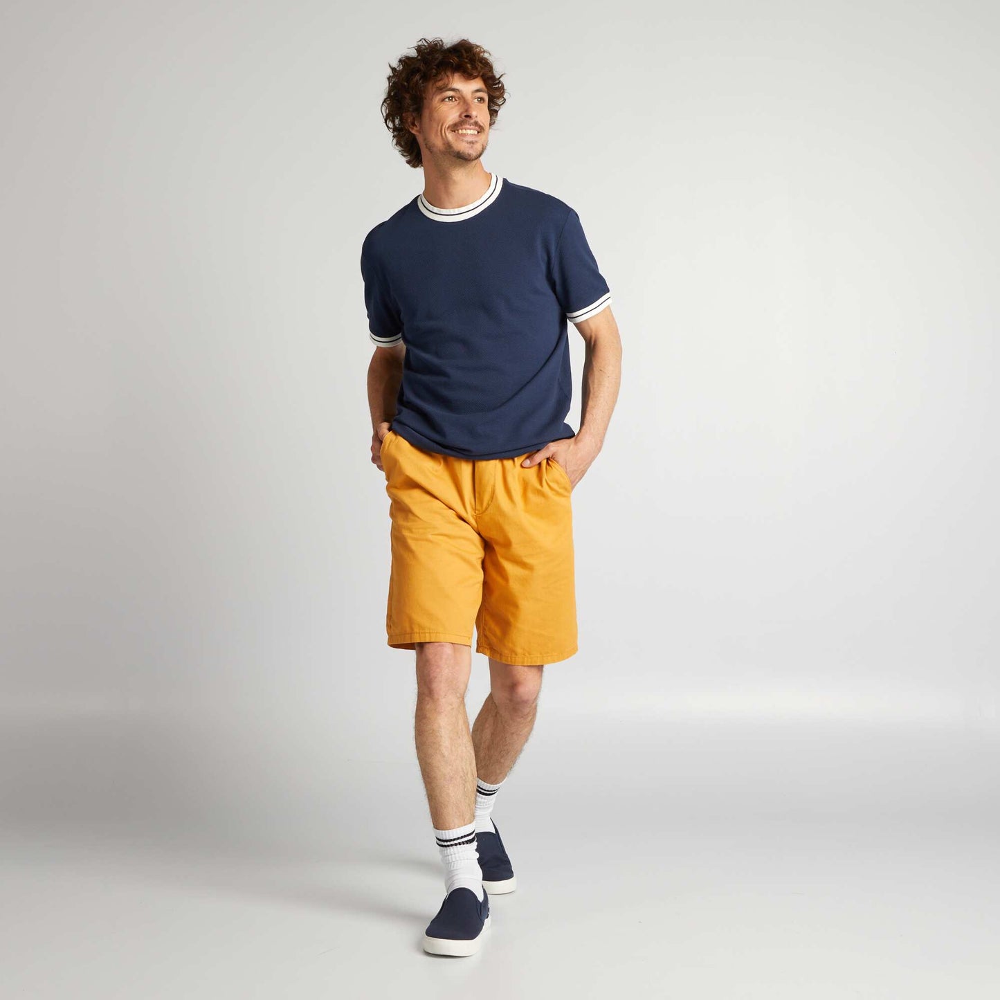 Bermudas tipo chino con cintura elástica AMARILLO