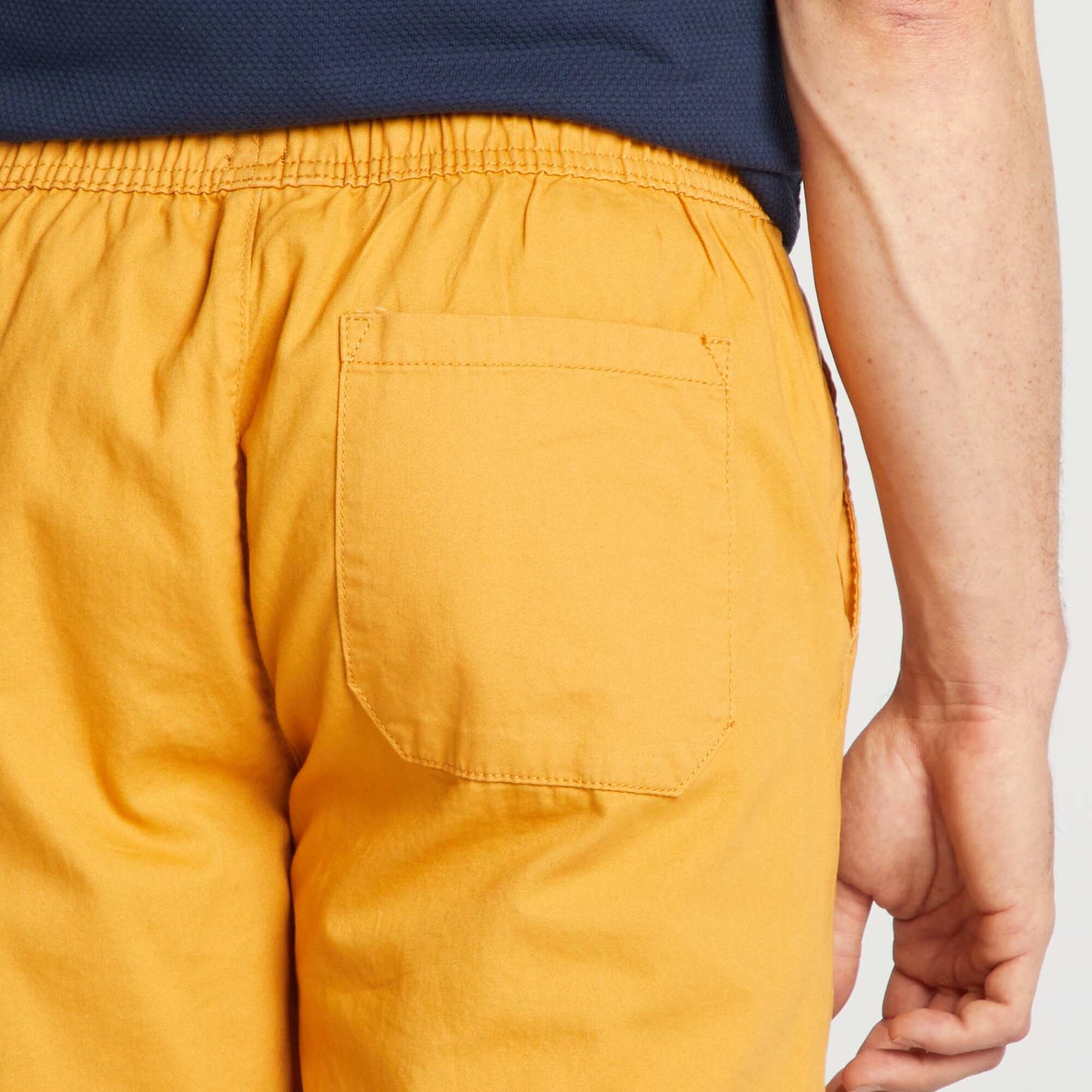 Bermudas tipo chino con cintura elástica AMARILLO