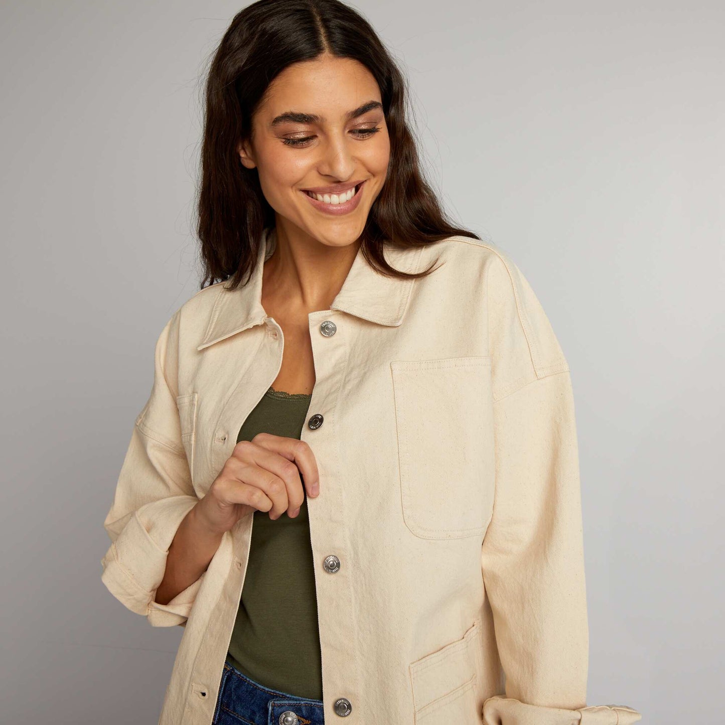 Chaqueta vaquera con bolsillos BEIGE