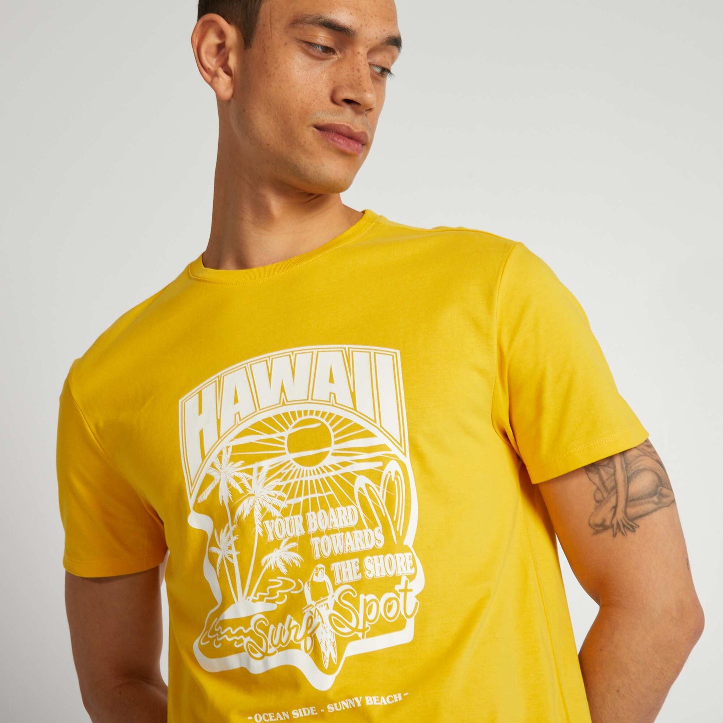 Camiseta de algodón estampada con cuello redondo AMARILLO