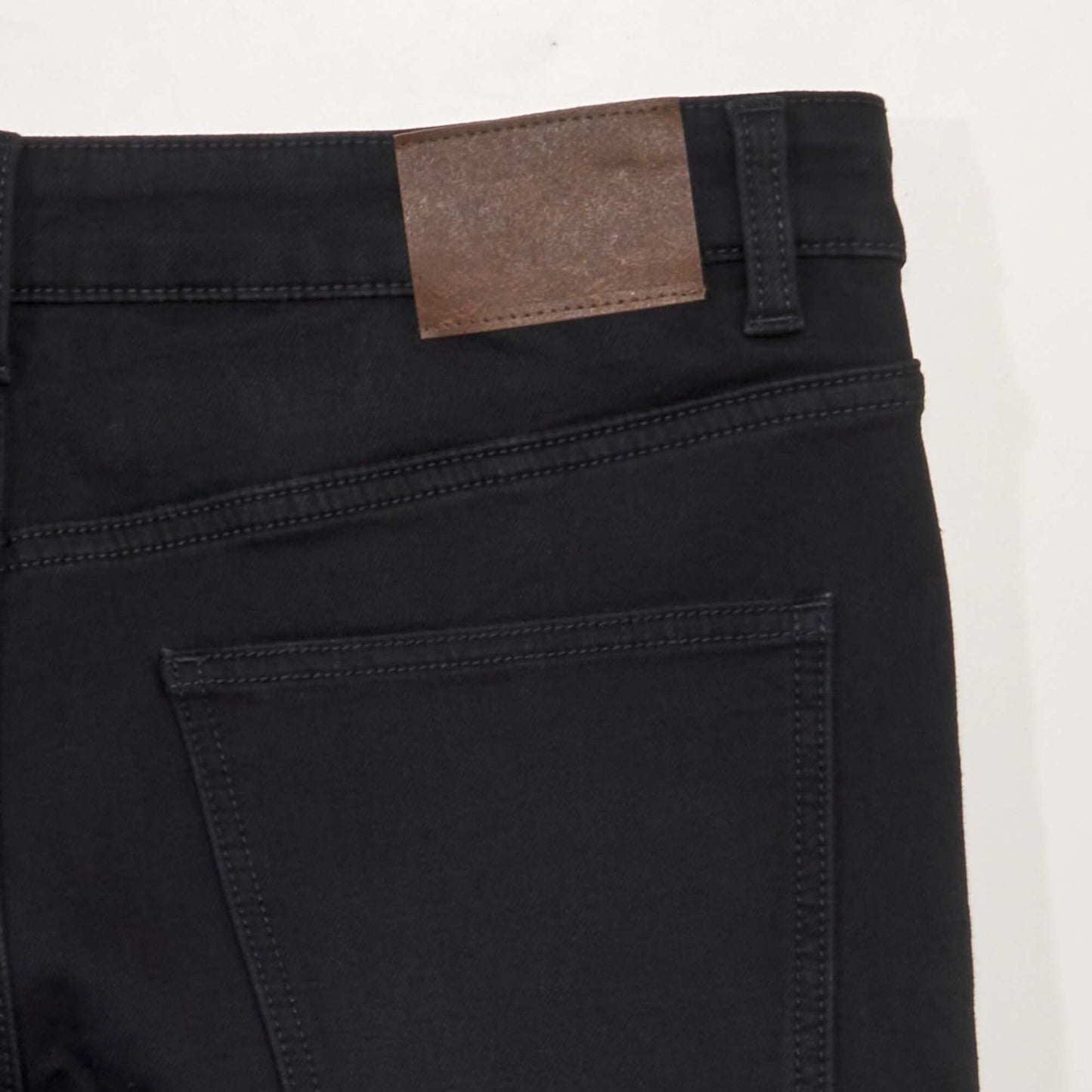 Bermudas slim vaqueras con 5 bolsillos NEGRO