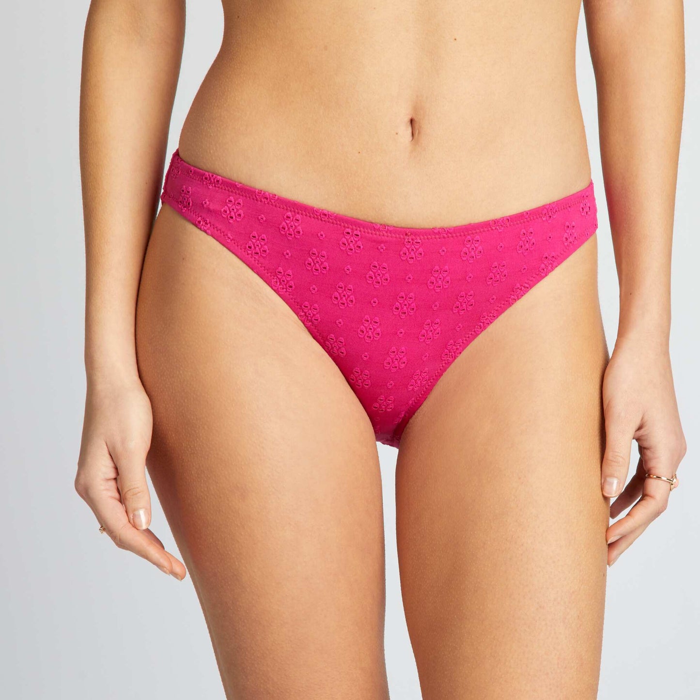 Braguita de bikini con estampado calado ROJO