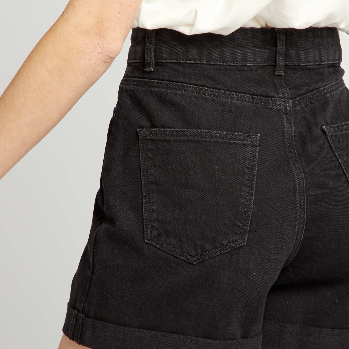 Short jean de tiro alto GRIS