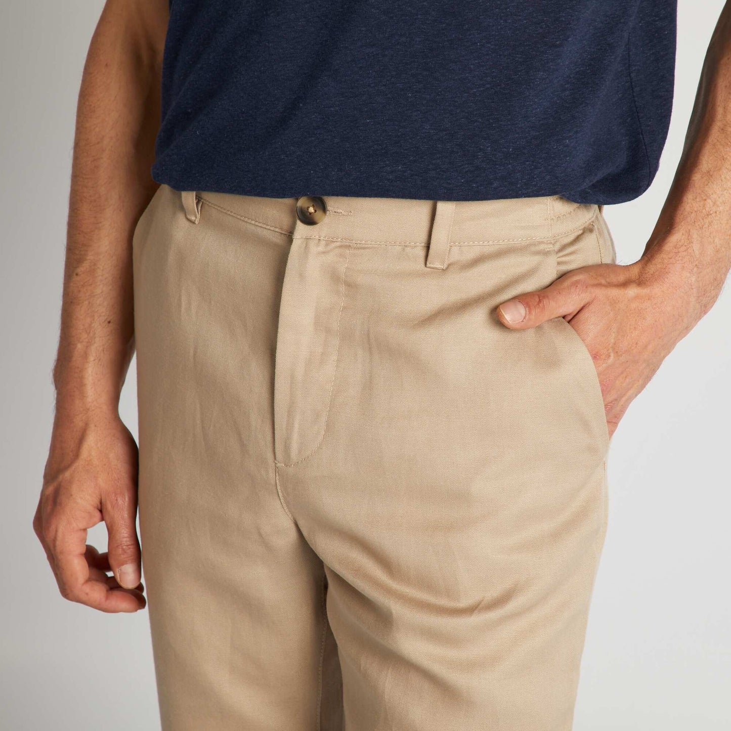 Pantalón chino de lino beige