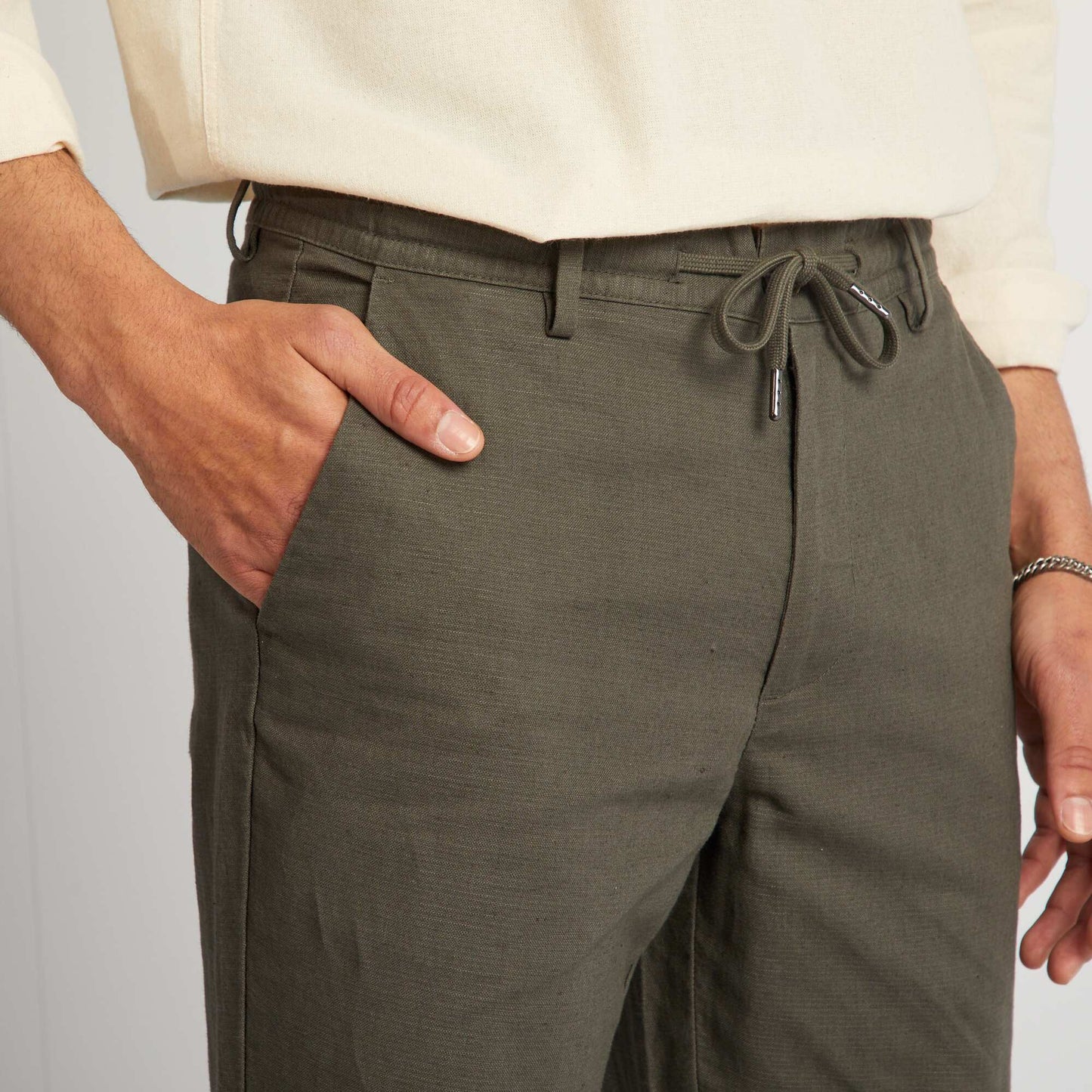 Pantalón chino slim de mezcla de lino KAKI