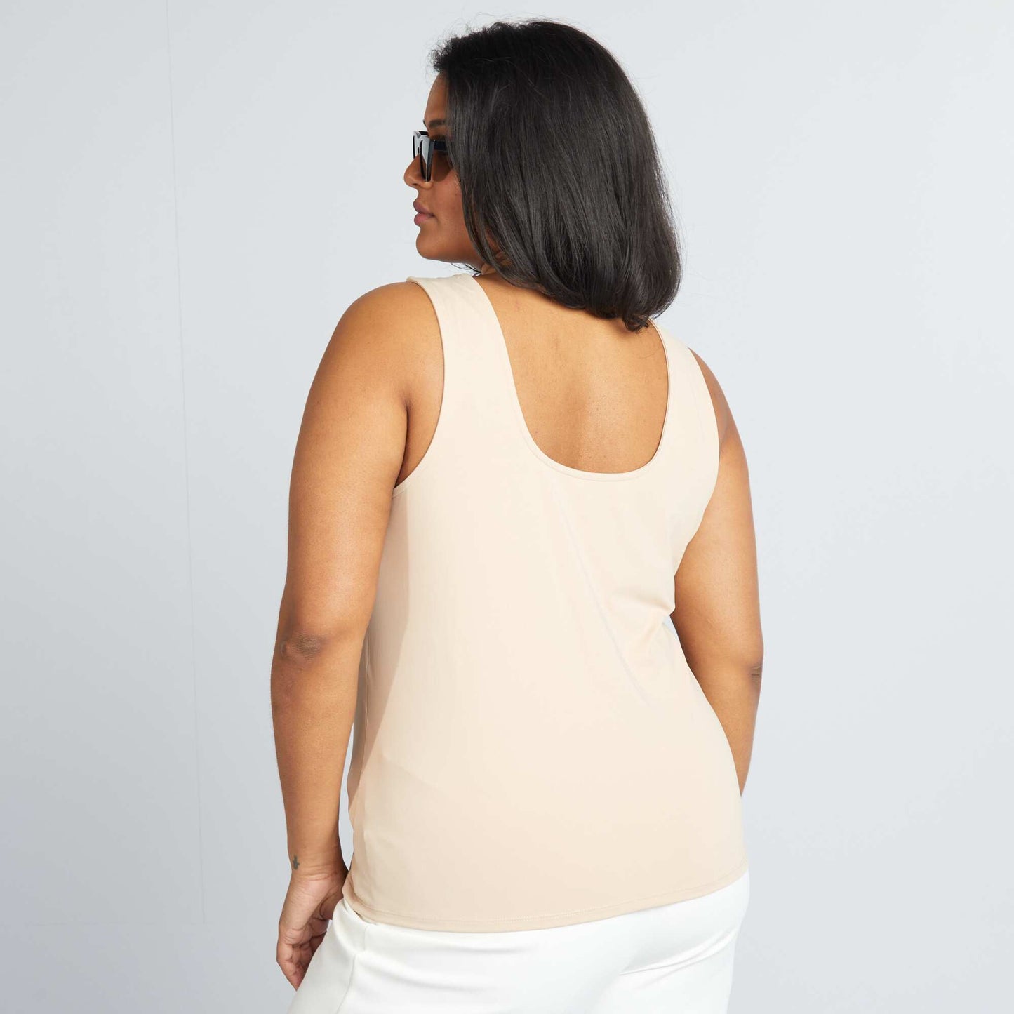 Camiseta de tirantes de microfibra con escote cuadrado BEIGE