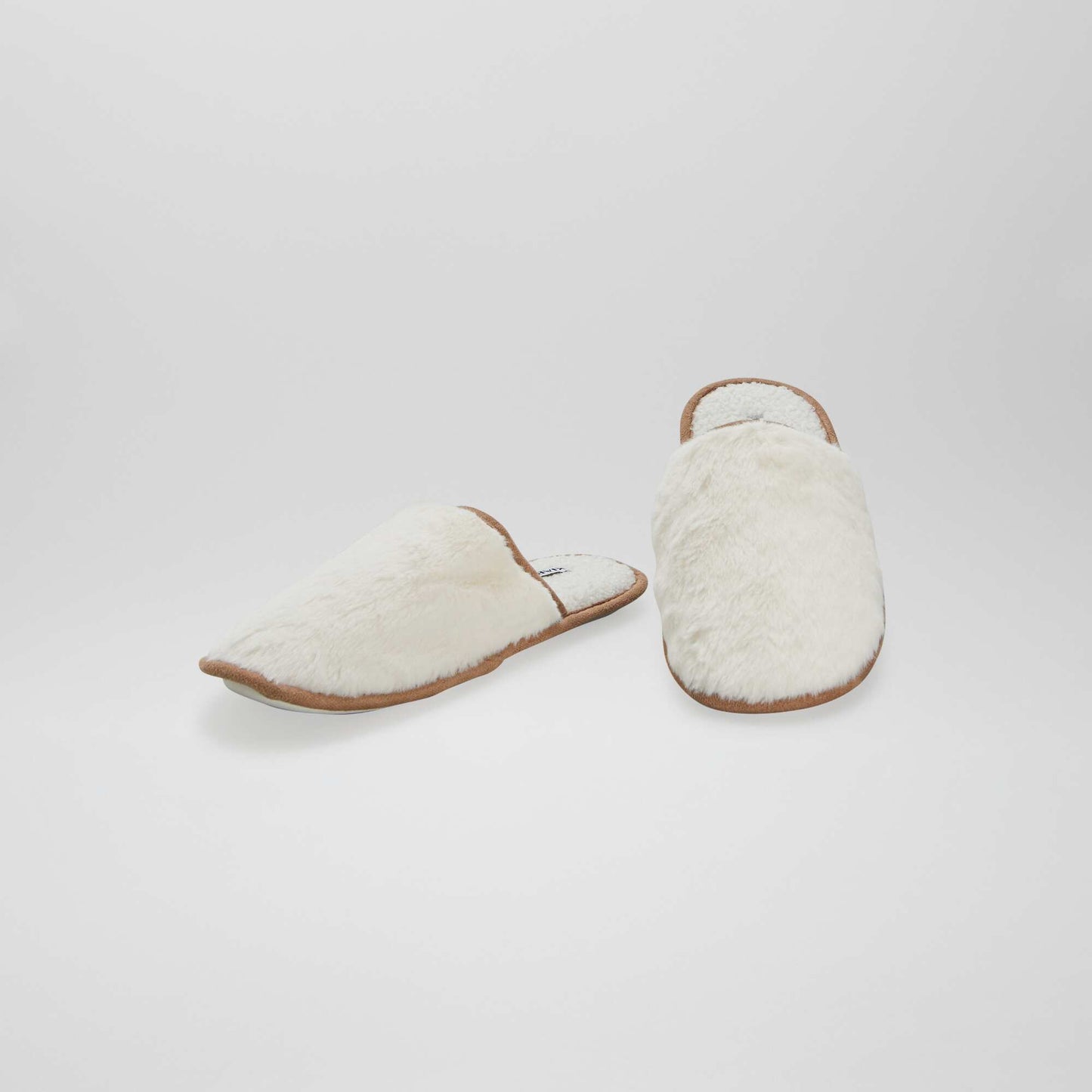 Zapatillas de casa tipo mules beige