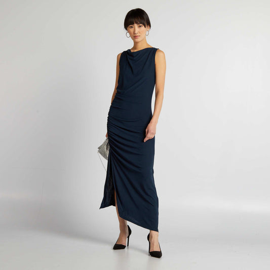 Vestido drapeado con cuello drapeado azul