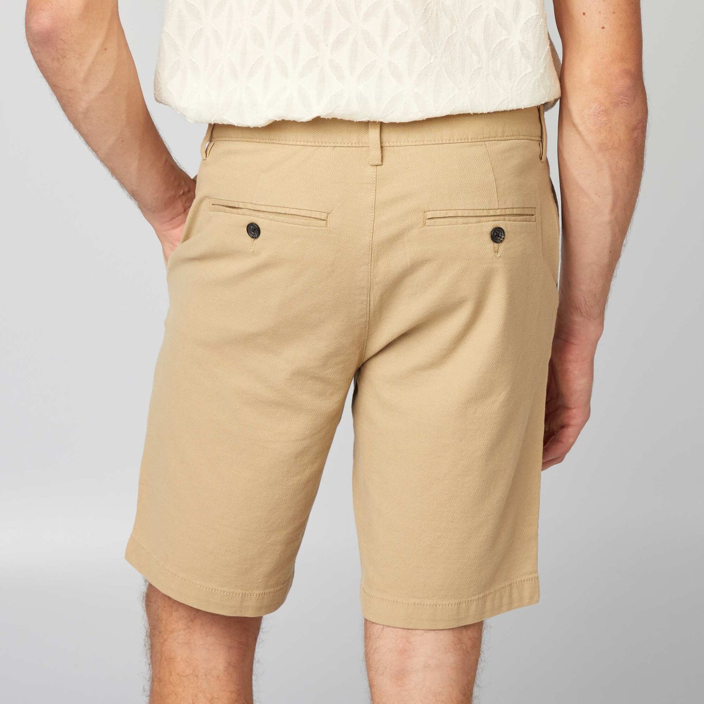 Bermudas tipo chino de sarga BEIGE