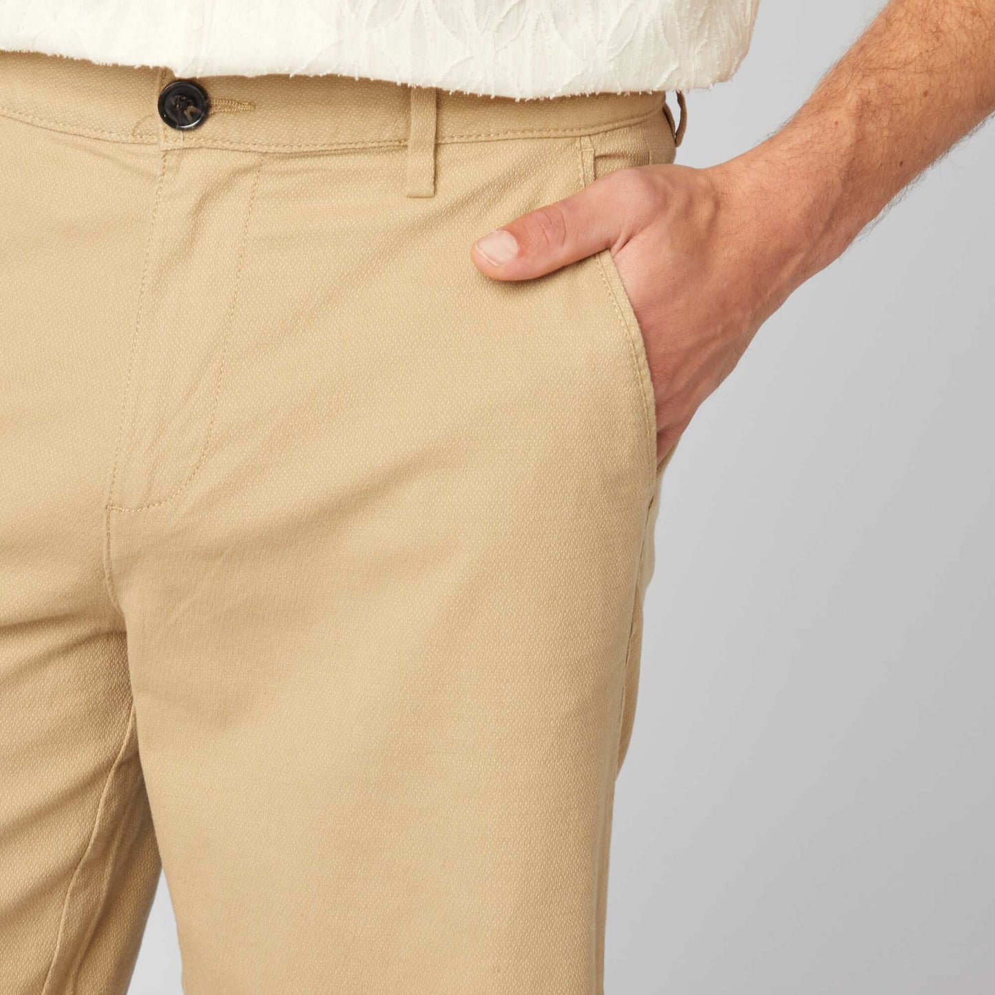 Bermudas tipo chino de sarga BEIGE