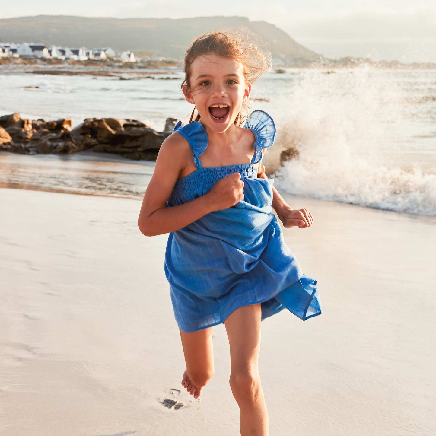 Vestido con tirantes con volantes AZUL