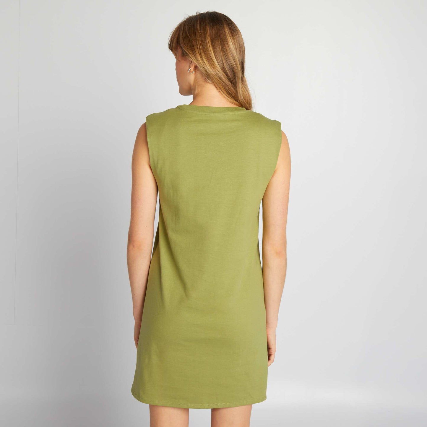 Vestido corto con hombreras VERDE