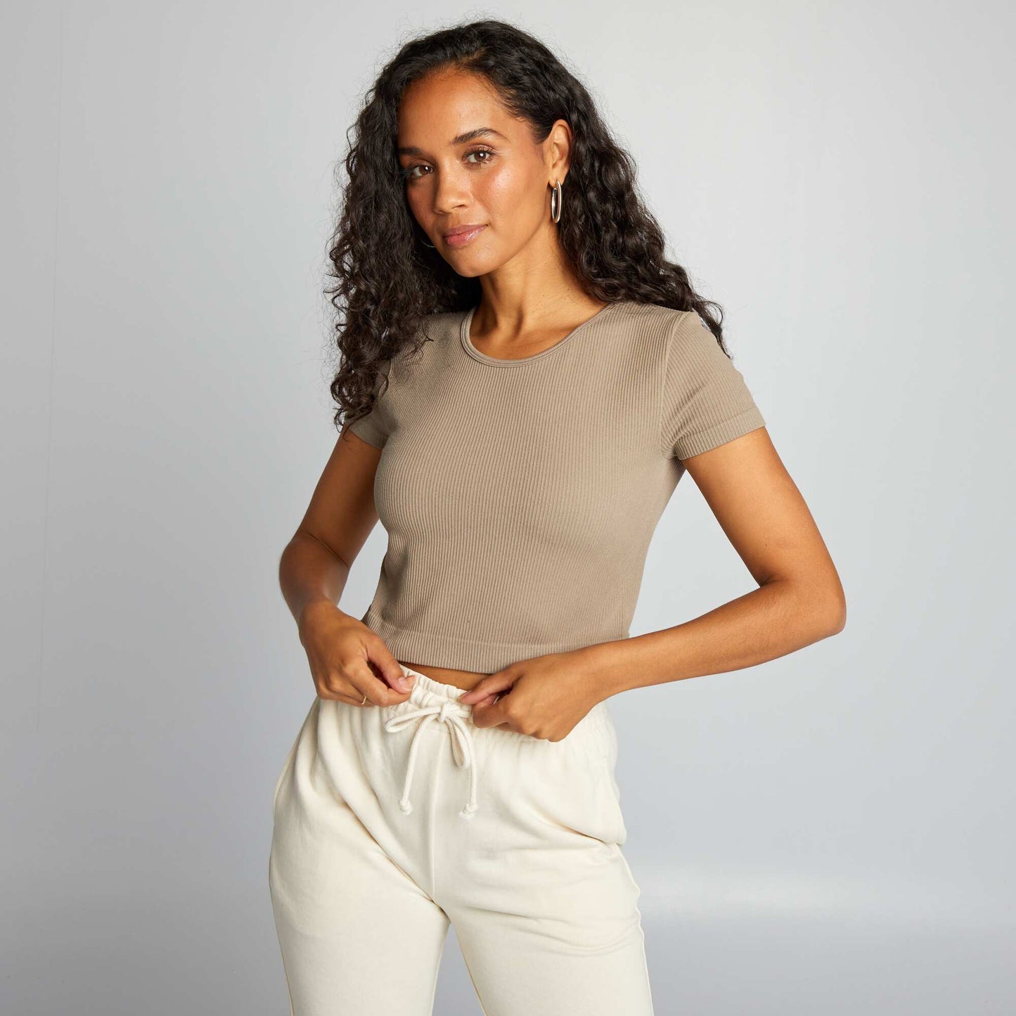 Crop top deportivo seamless BEIGE