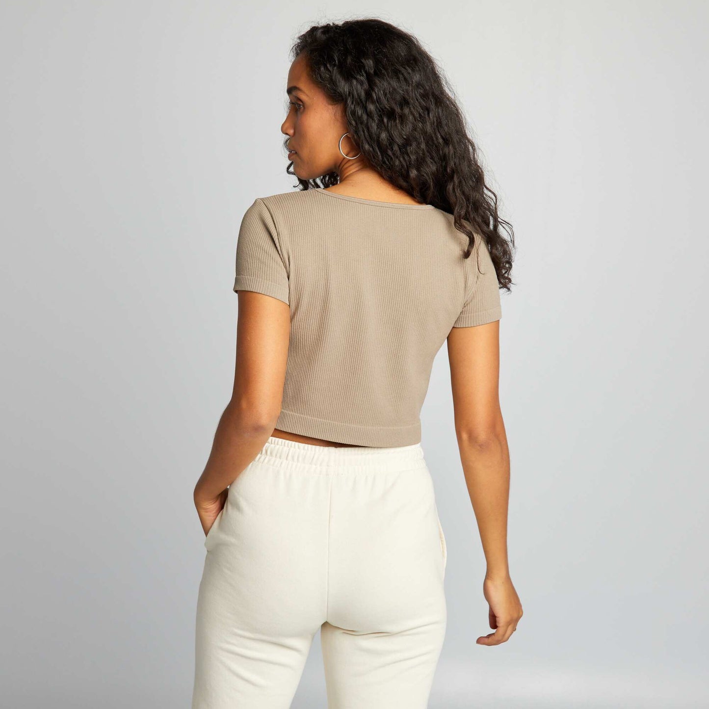 Crop top deportivo seamless BEIGE