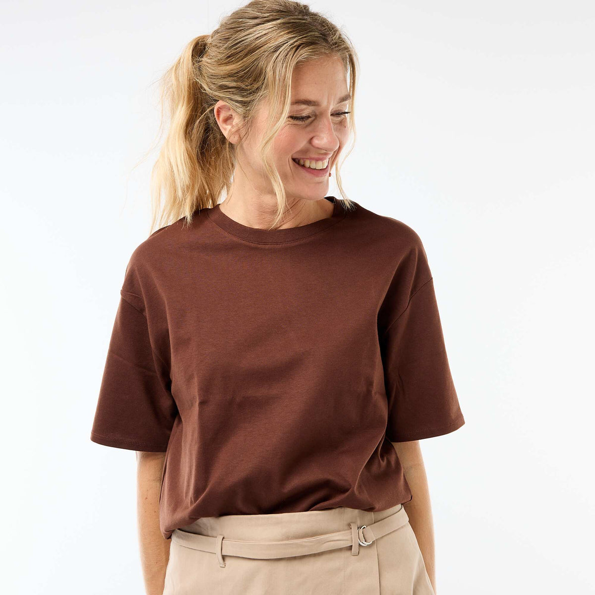 Camiseta oversize de cuello redondo MARRON
